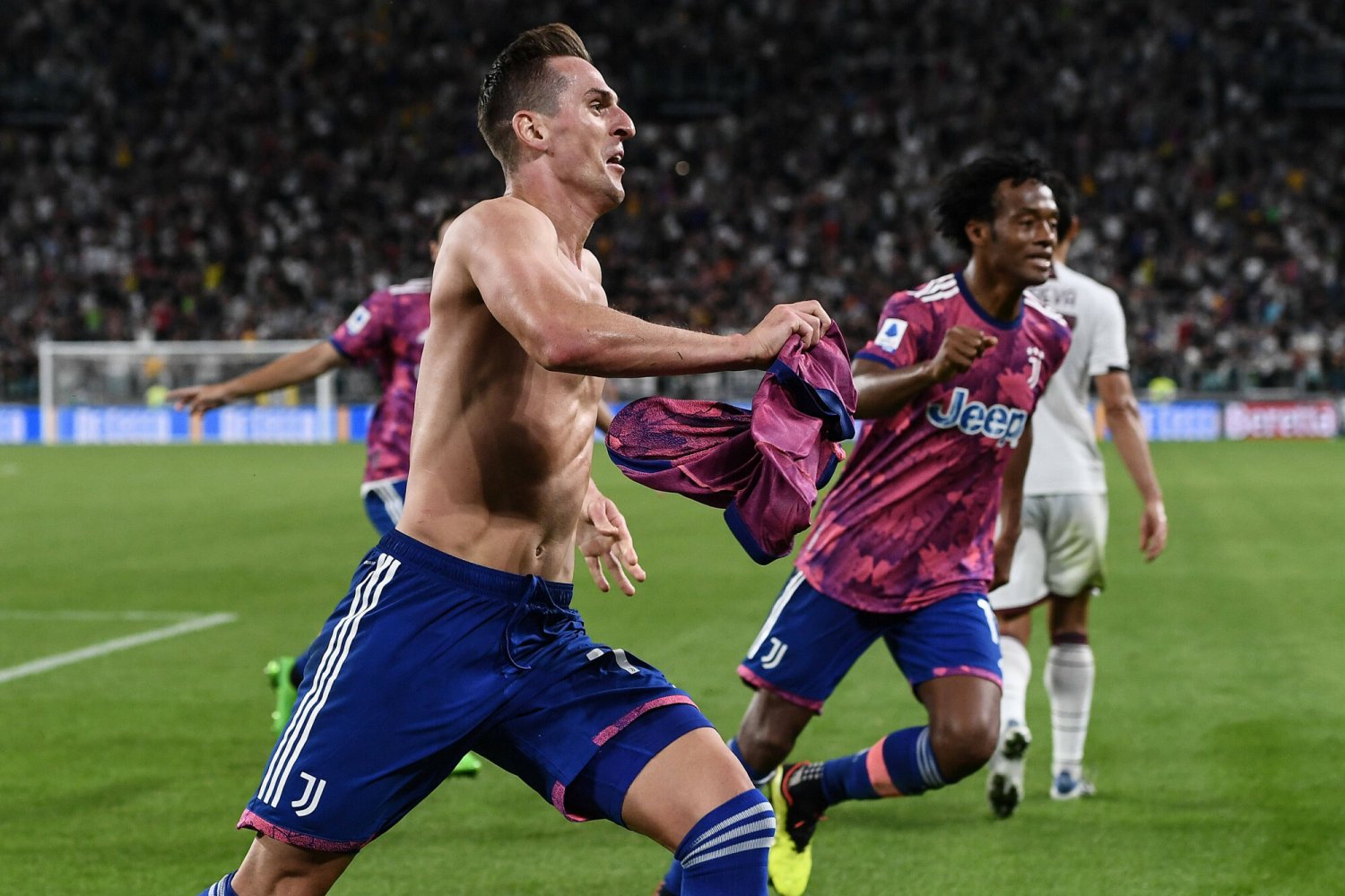 Arkadiusz Milik fetuje gola dla Juventusu, za chwilę w Turynie zacznie się niezły chaos