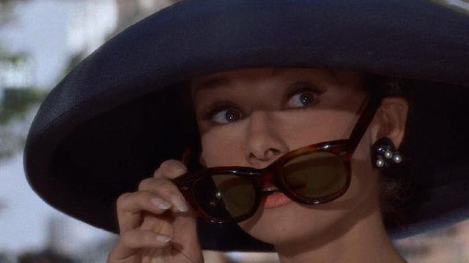 Audrey Hepburn w filmie "Śniadanie u Tiffany'ego".