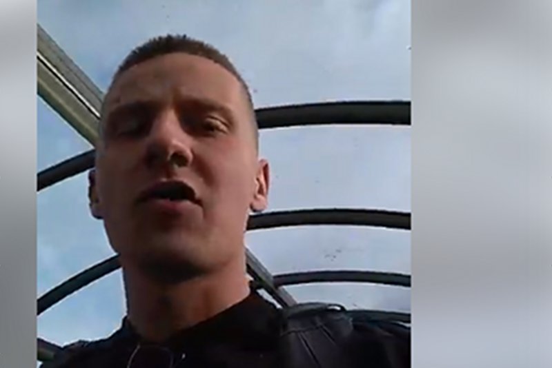 Wielka Brytania nie chce Jacka Międlara. Były kapelan narodowców został zatrzymany na lotnisku. Międlarowi prowadził relację z "gwałcenia" jego obywatelskich swobód.