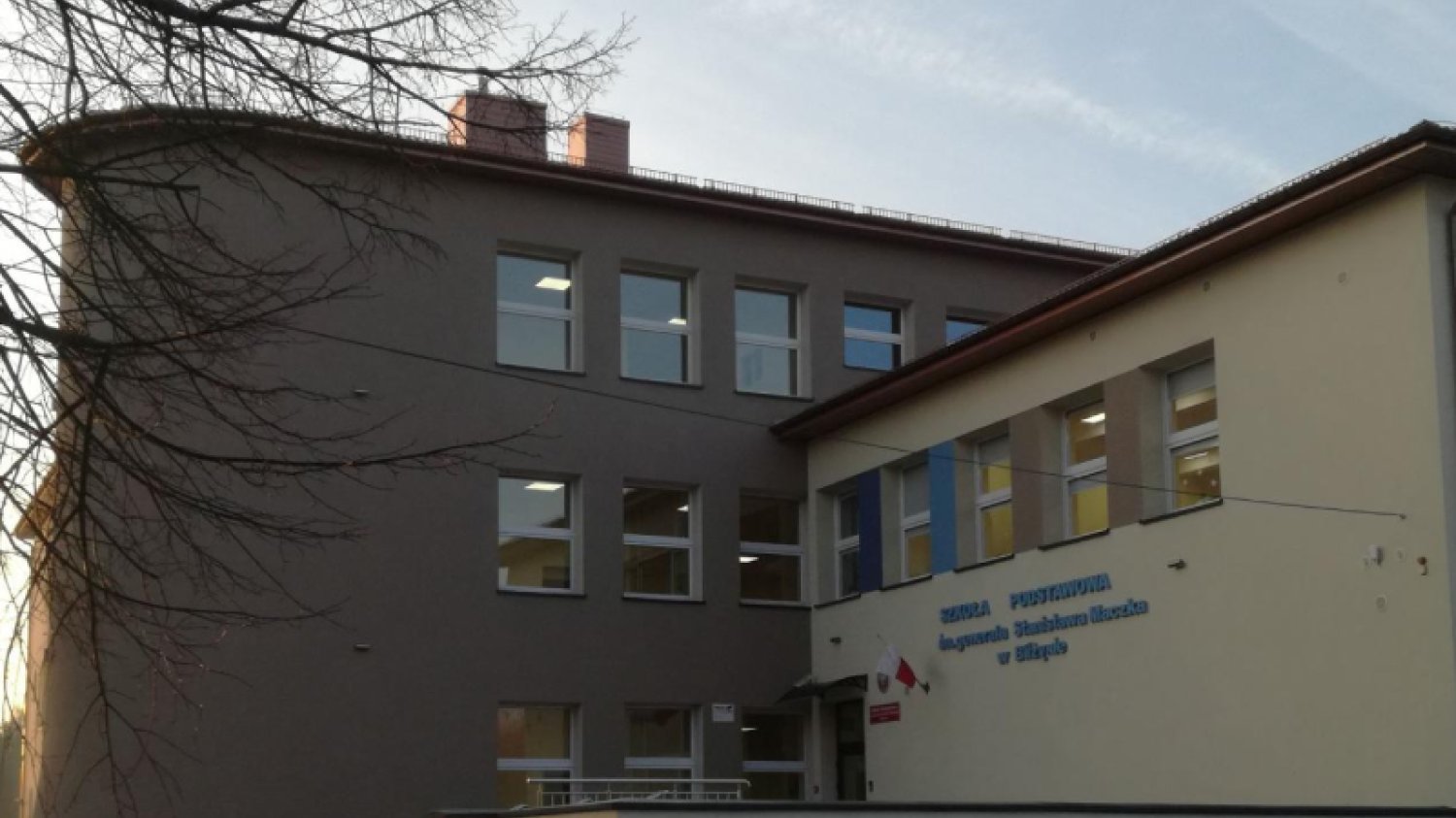Ocieplili szkołę w Bliżynie, ale zapłacą karę za gaz. Absurd z PGNiG w tle