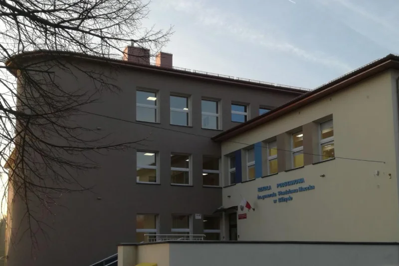 Ocieplili szkołę w Bliżynie, ale zapłacą karę za gaz. Absurd z PGNiG w tle