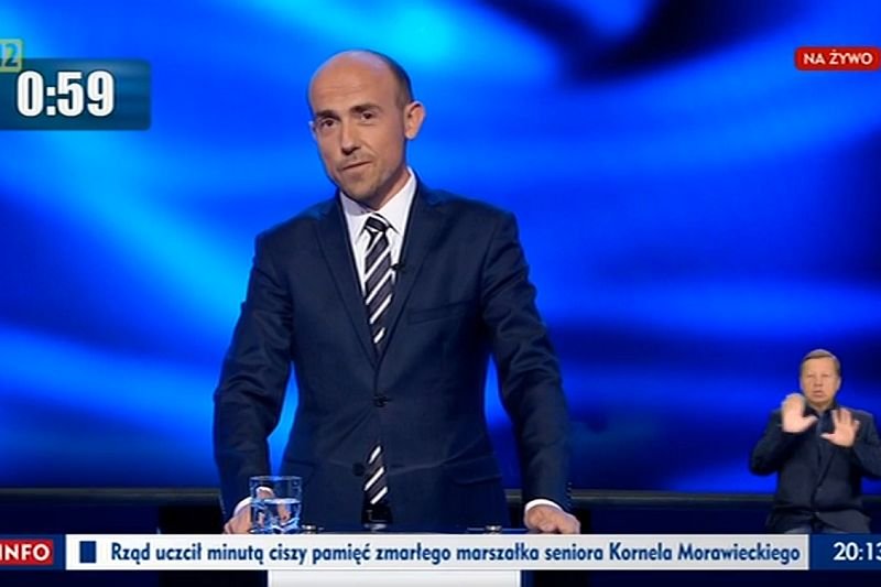 Borys Budka na antenie publicznej telewizji zapewnił widzów, że KO nie ma w planach likwidacji programu "Rodzina 500+"