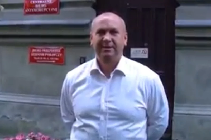 Szef CBA Paweł Wojtunik wziął udział w akcji Splash/Ice Bucket Challenge. I nominował... redaktora naczelnego tabloidu