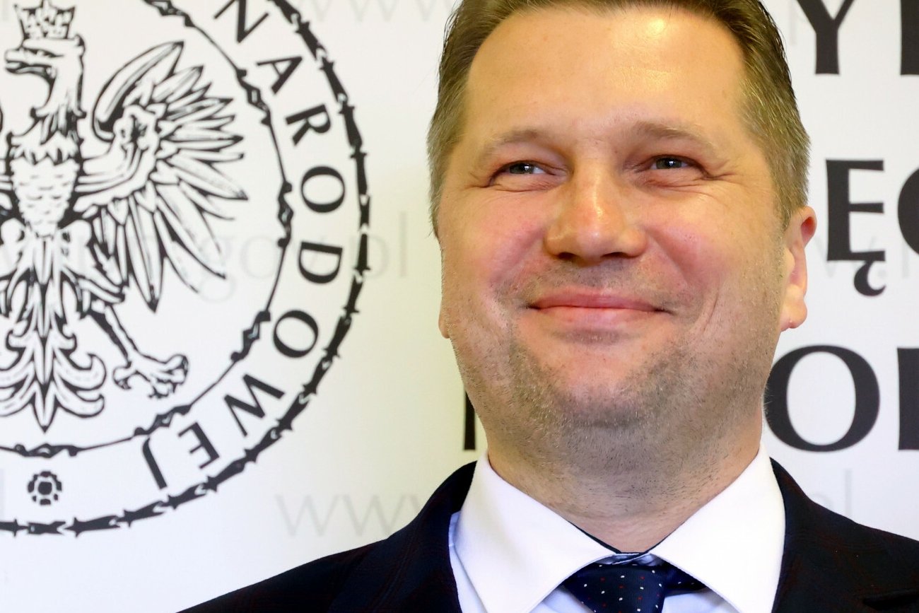 Promowany przez ministra Czarnka podręcznik do Historii i Teraźniejszości zawiera cytat o treści pedofilskiej