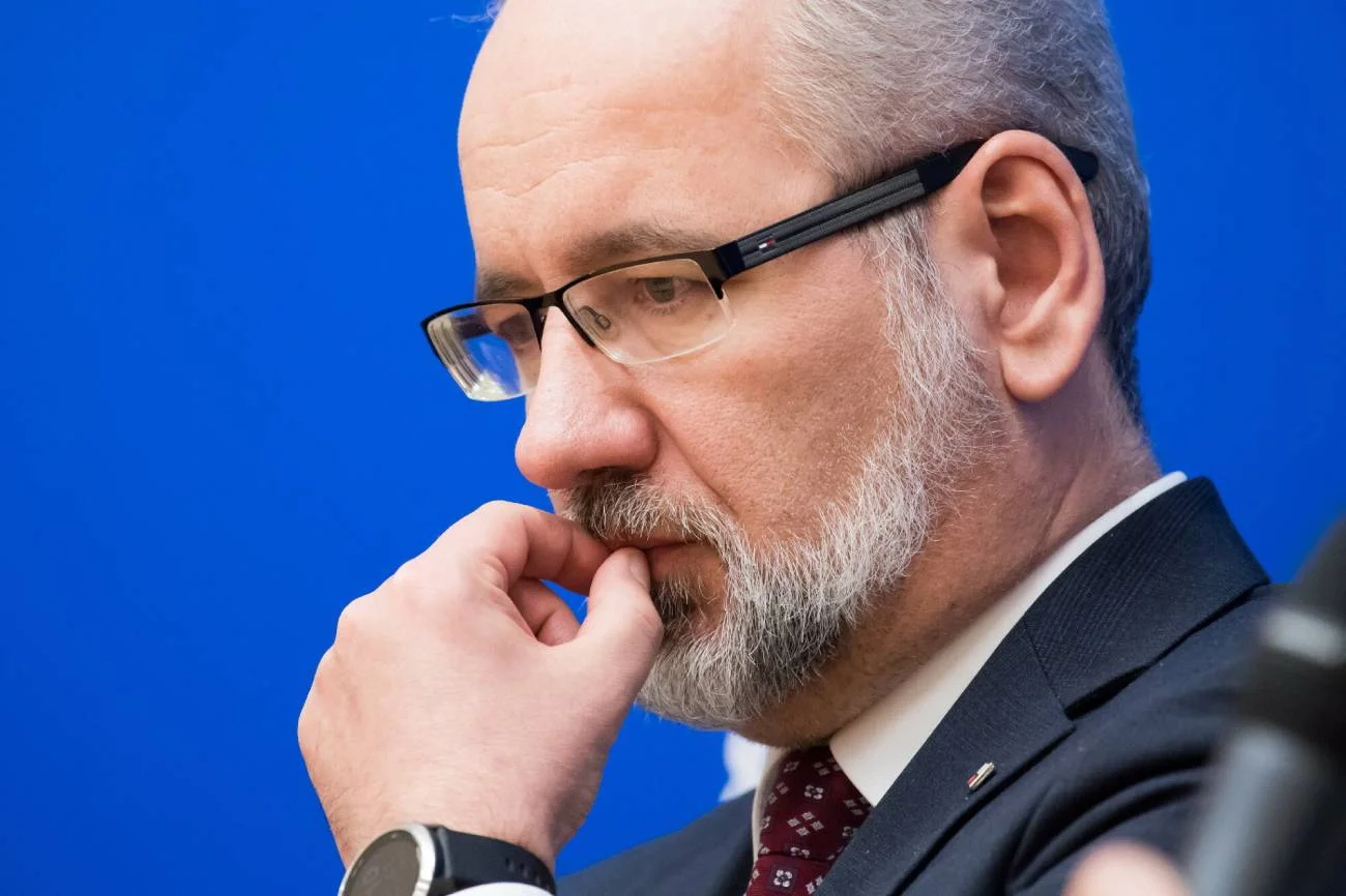 Dymisja Niedzielskiego cieszy medyków. Oto, zaważyło za tym, że nie podołał