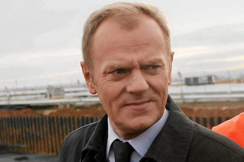 Premier Donald Tuskowi może grozić nawet do trzech lat więzienia. Przez PGNiG.