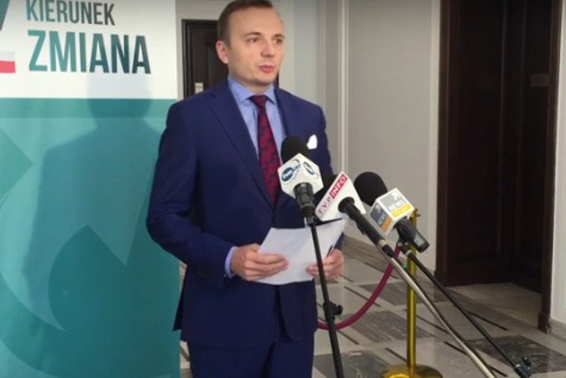 Posłowie nie szczędzili sobie luksusów.