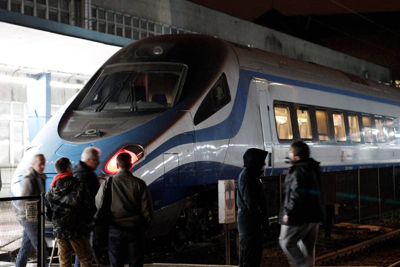 Wykonawca właśnie odstąpił od umowy z podwykonawcą, odpowiedzialnym za modernizację frakcji Warszawa – Skierniewice