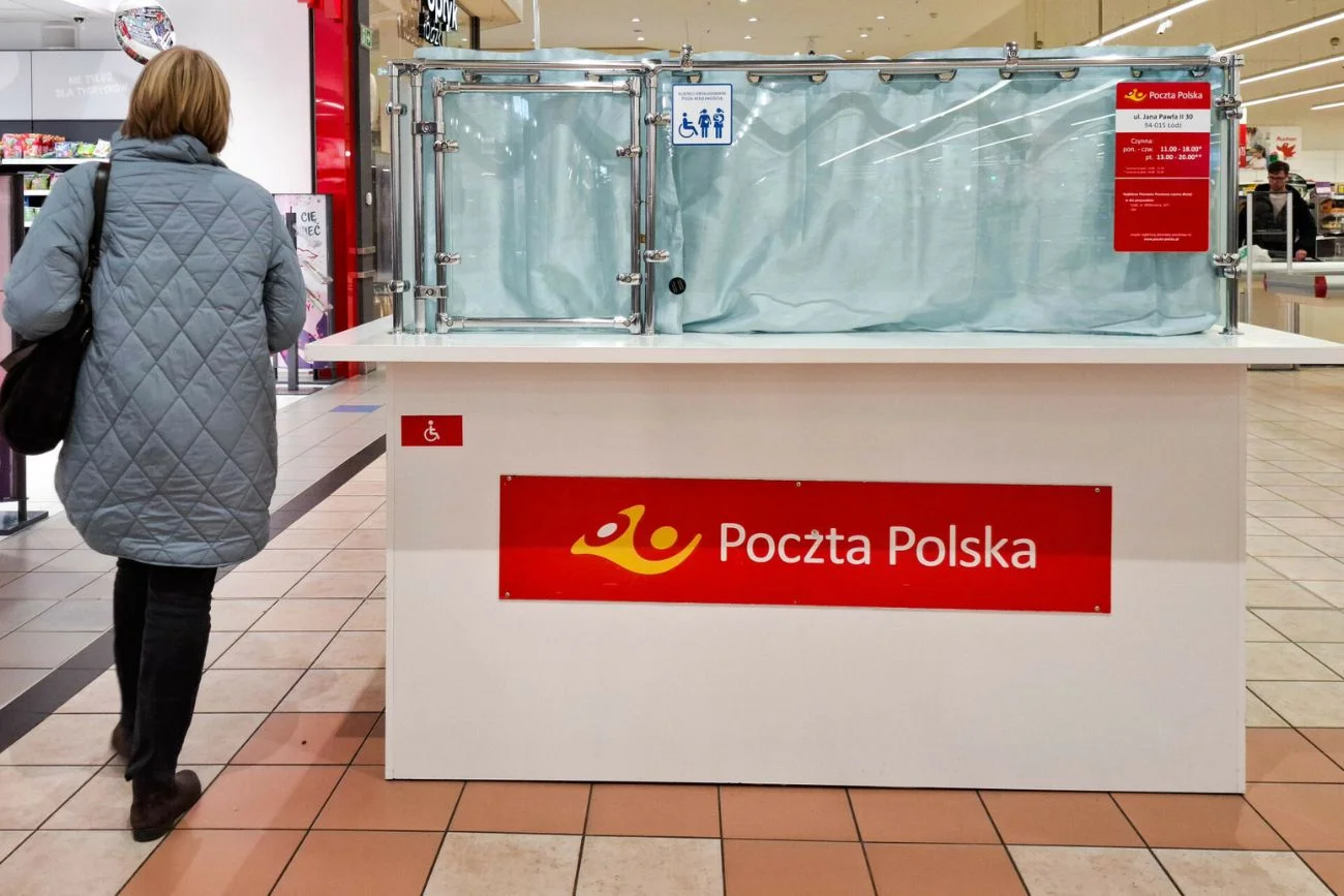 Poczta Polska zapowiada grupowe zwolnienia. Tyle osób może stracić pracę. Rewolucja w Poczcie Polskie. Nawet 8,5 tys. osób może stracić pracę.