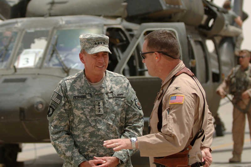 Generał David Patraeus, jeszcze jako głównodowodzący wojsk w Iraku