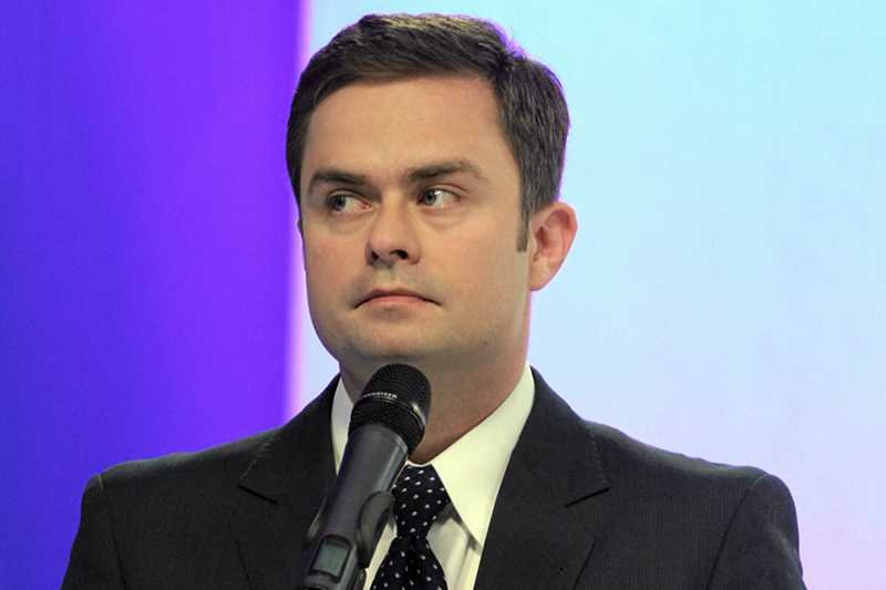 Adam Hofman przekonywał na antenie Radia Zet, że PO "na sucho" planuje przyspieszone wybory, by "uciec od odpowiedzialności".