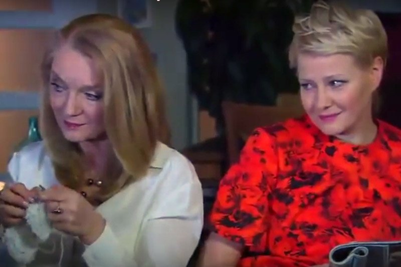 Małgorzata Kożuchowska we wzruszającym wpisie pożegnała zmarłą we wtorek aktorkę Halinę Skoczyńską, z którą wspólnie grały w serialu "Rodzinka.pl".