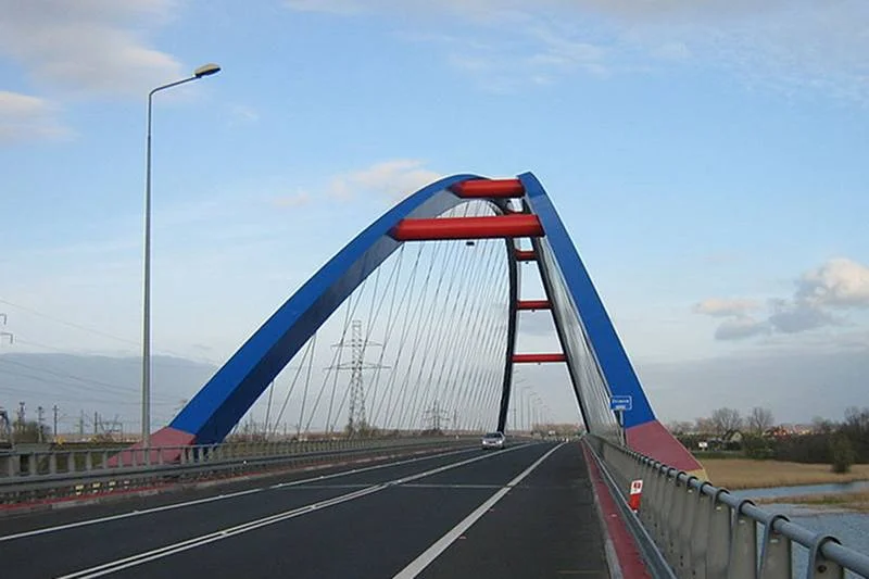 Most nad Dźwiną w okolicy Wolina