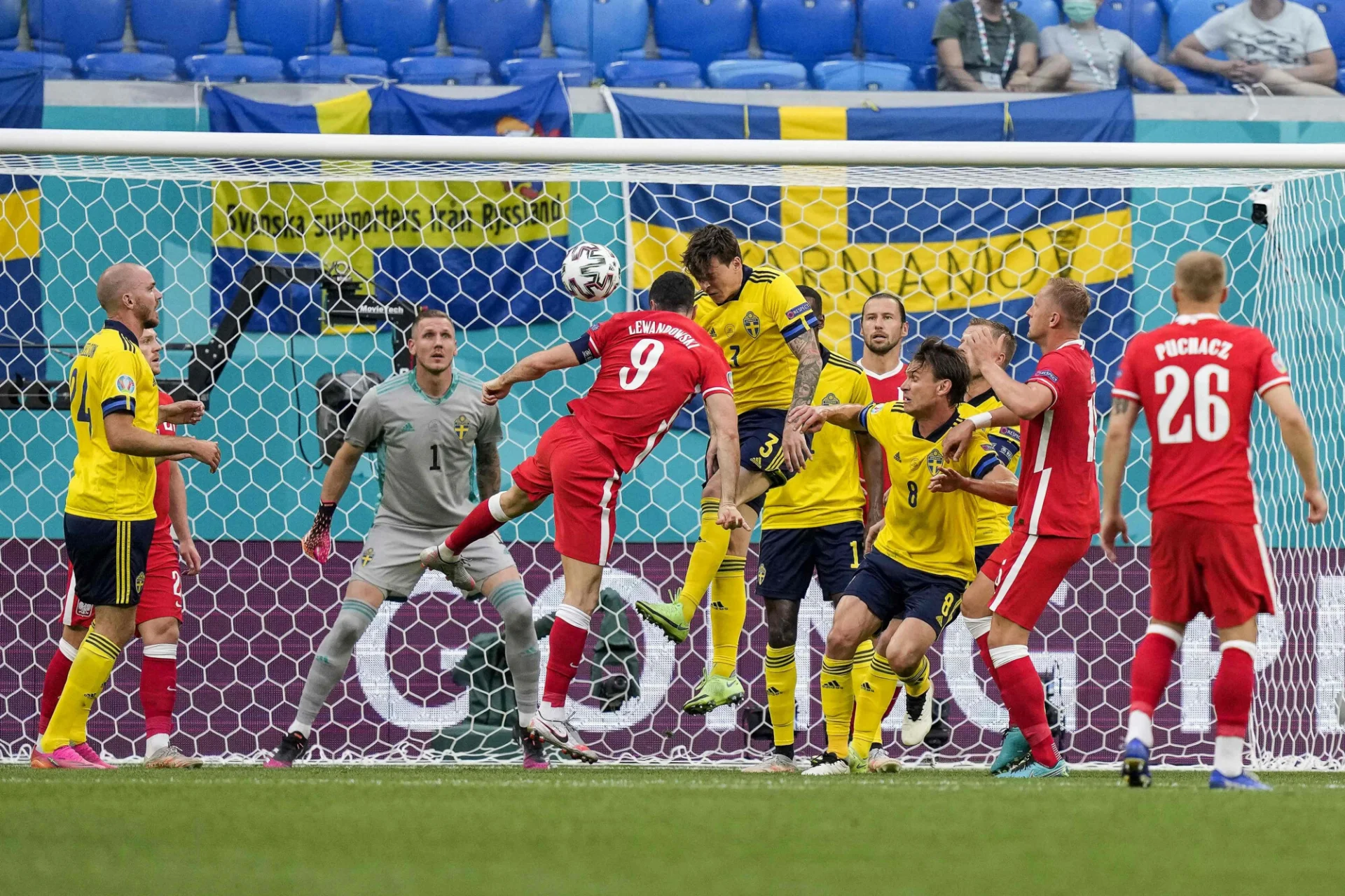 Polacy po raz ostatni zagrali ze Szwedami na Euro 2020 i przegrali w Sankt Petersburgu