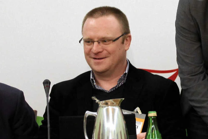 Łukasz Warzecha narzeka, że maraton w Warszawie wygrał czarnoskóry biegacz.