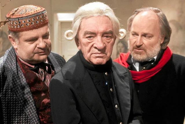 Teatr Telewizji. Krzysztof Globisz, Jerzy Trela i  Roman Gancarczyk podczas próby spektaklu "Zrzędność i przekora" Aleksandra Fredry