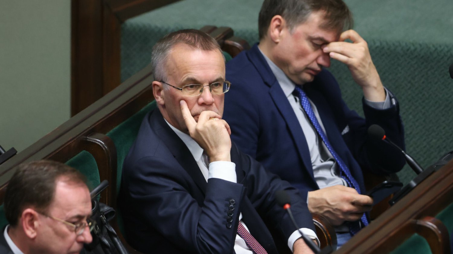 Jarosław Sellin (na zdjęciu w środku): Prezydent miał słuszną pretensję