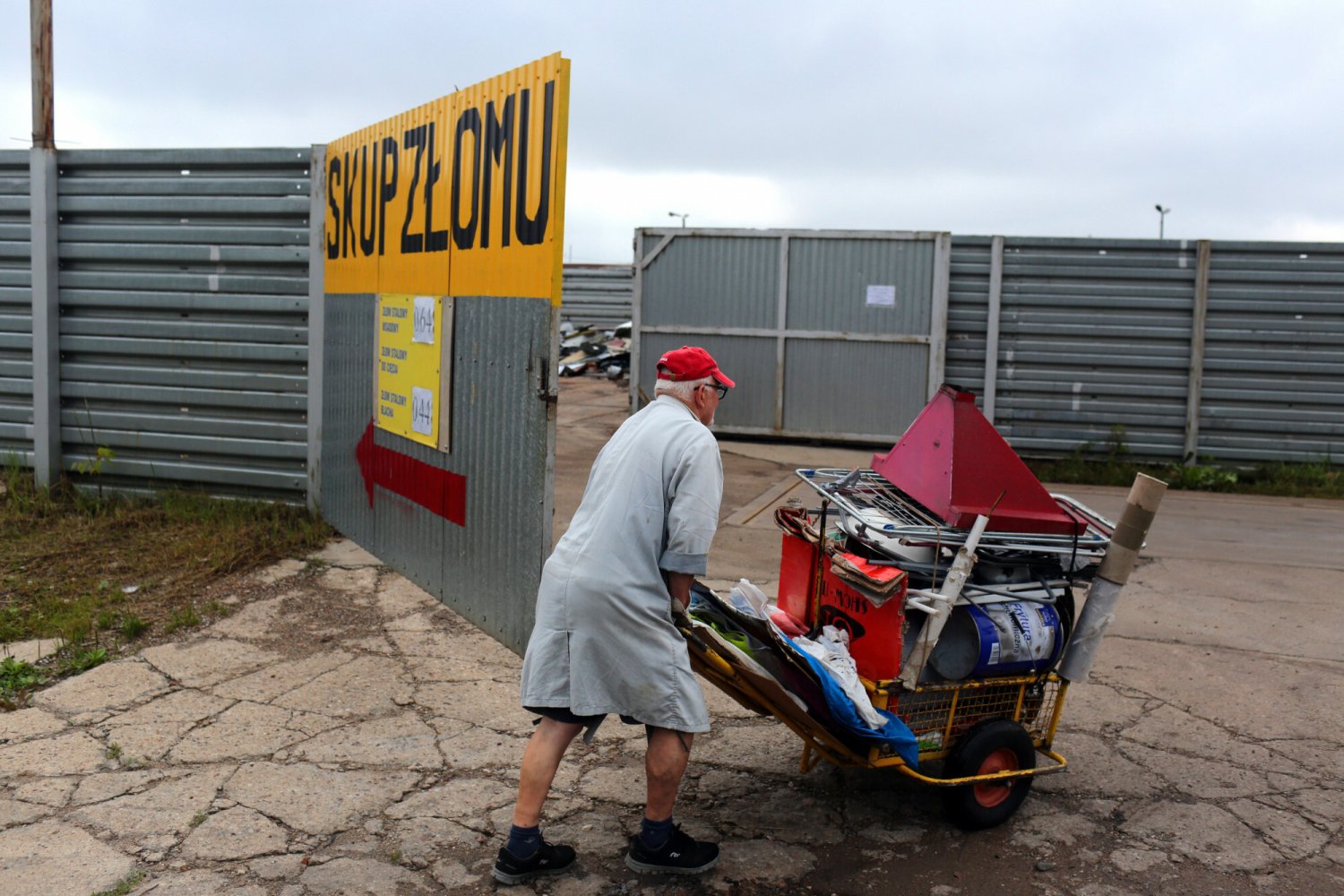 Jeśli mamy jakieś metalowe przedmioty, warto zawieźć je na skup złomu.