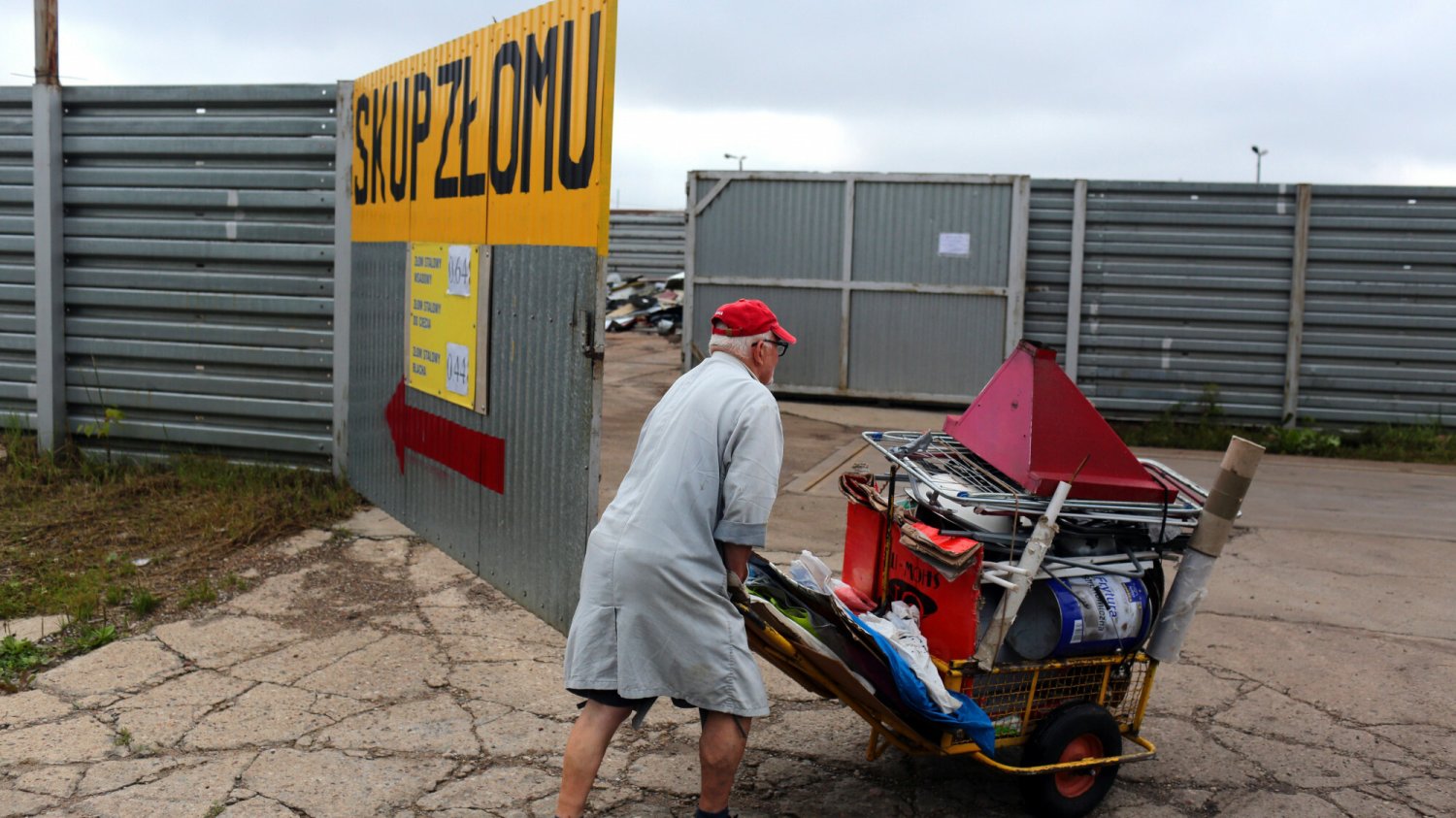 Jeśli mamy jakieś metalowe przedmioty, warto zawieźć je na skup złomu.