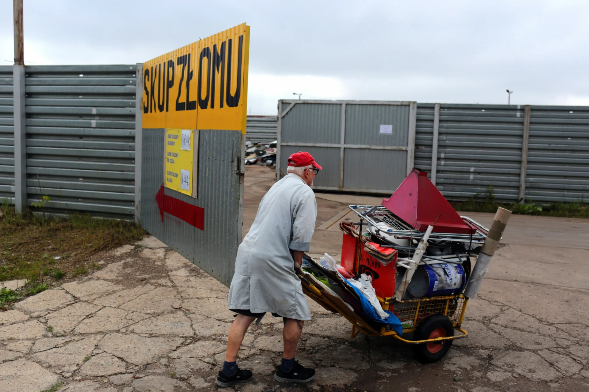 Jeśli mamy jakieś metalowe przedmioty, warto zawieźć je na skup złomu.