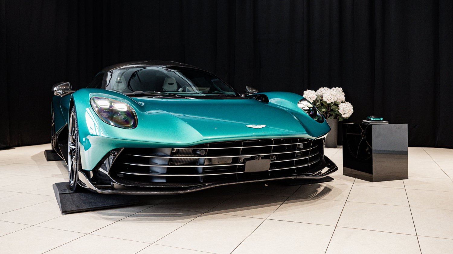 Pierwsze takie auto na polskich blachach. Pod nogą 1079 koni, ale to cena wgniata w fotel