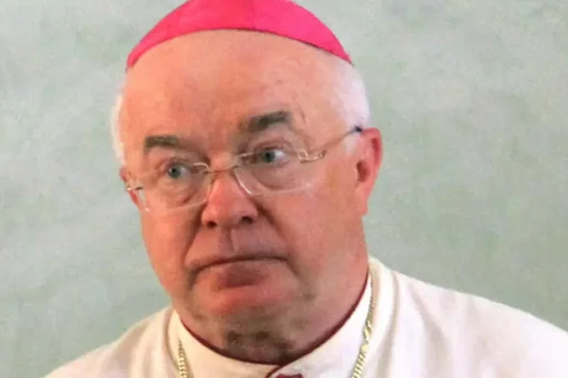Józef Wesołowski pełniący wcześniej funkcję nuncjusza apostolskiego kilka miesięcy temu został wydalony ze stanu duchownego.