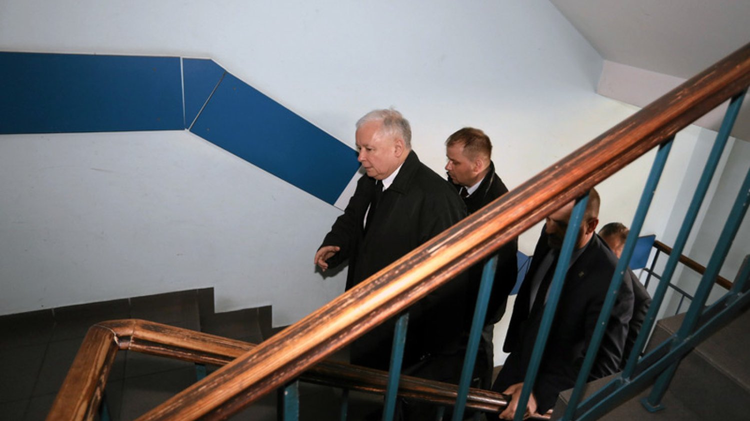 – Dobranoc – to wszystko, co prezes PiS Jarosław Kaczyński miał do powiedzenia wychodząc z gmachu partii rządzącej przy Nowogrodzkiej w Warszawie.