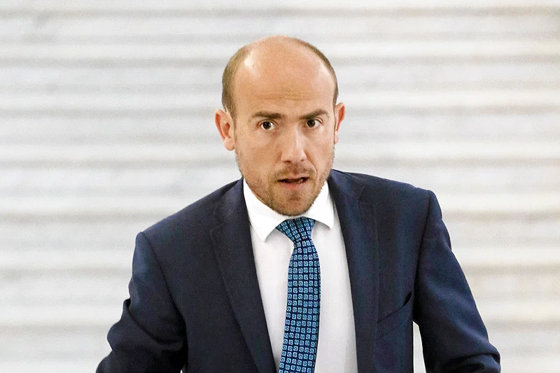 Borys Budka stanowczo odciął się za przytyki, które kierował pod jego adresem szef PO Grzegorz Schetyna.