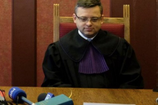Arkadiusz Cichocki, prezes Sądu Okręgowego w Gliwicach, był piewcą dobrej zmiany w sądownictwie. Złożył dymisję po tym, jak prawicowa internautka opublikowała nagie zdjęcie mężczyzny z członkiem na wierzchu.