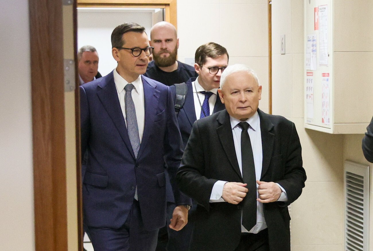 Kaczyński walczy z kryzysem finansowym PiS. To okazja dla... Morawieckiego.
