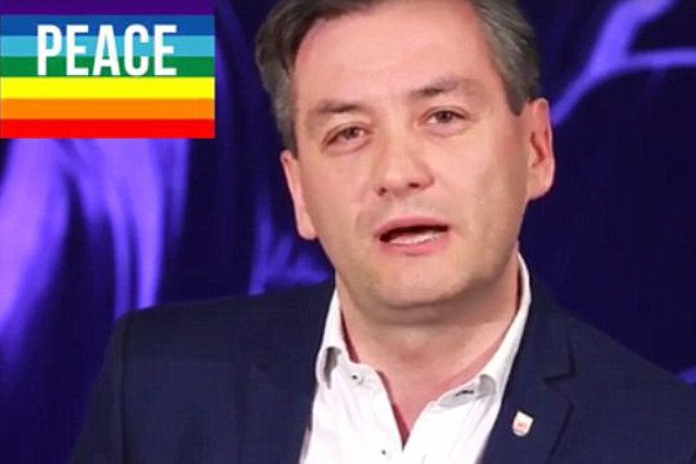 Prezydent Biedroń zapowiada, że będzie nadawał program na żywo raz w miesiącu.