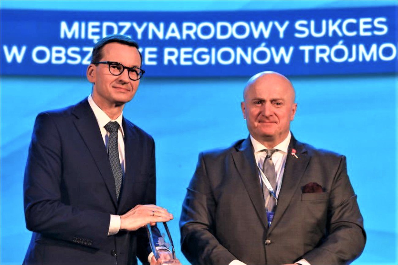 Samorządowy Kongres Trójmorza przyznał nagrodę Mateuszowi Morawieckiemu za pomoc Ukrainie