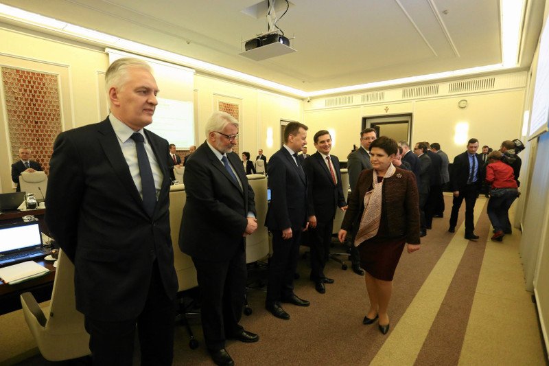 Premier Beata Szydło nie posiada ostatniego zdania w sprawie układania swojego rządu. To należy do prezesa PiS Jarosława Kaczyńskiego