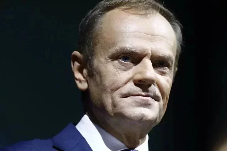 Z najnowszego sondażu IBRIS przeprowadzonego na zlecenie Onetu wynika, iż Donald Tusk zanotował w tym miesiącu największy wzrost nieufności