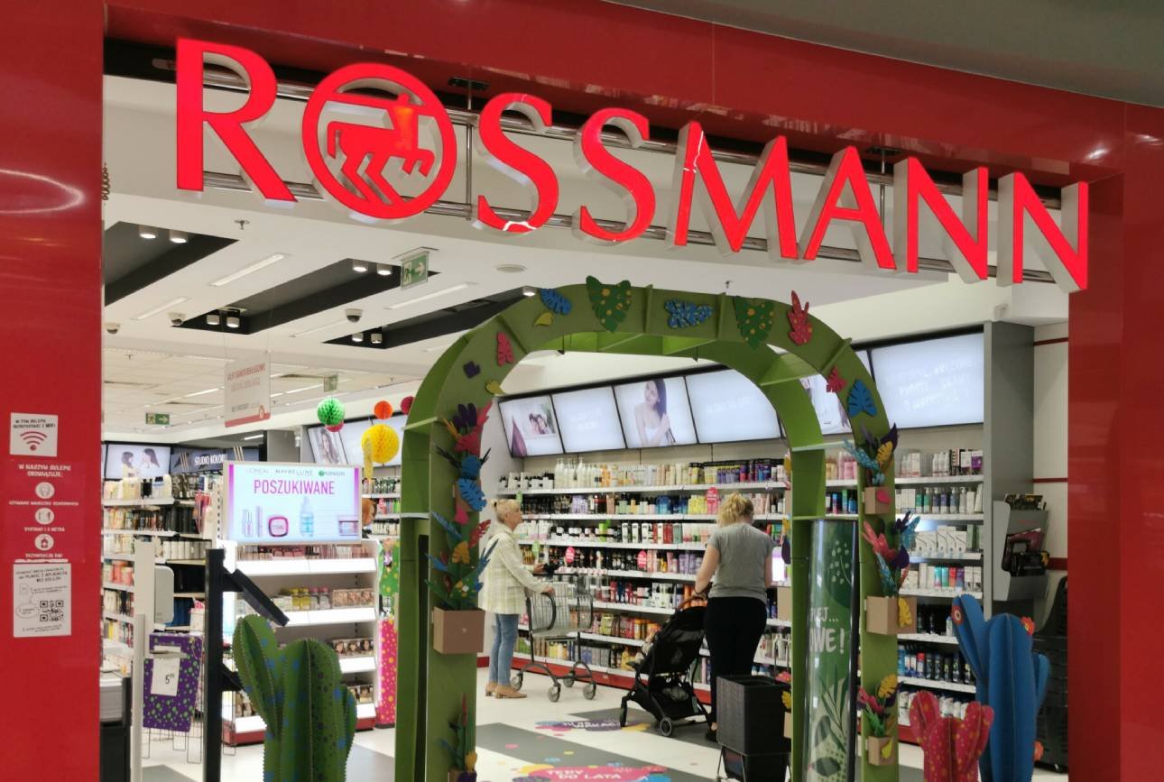 Rossmann – majtki menstruacyjne to hit. Kupicie je stacjonarnie