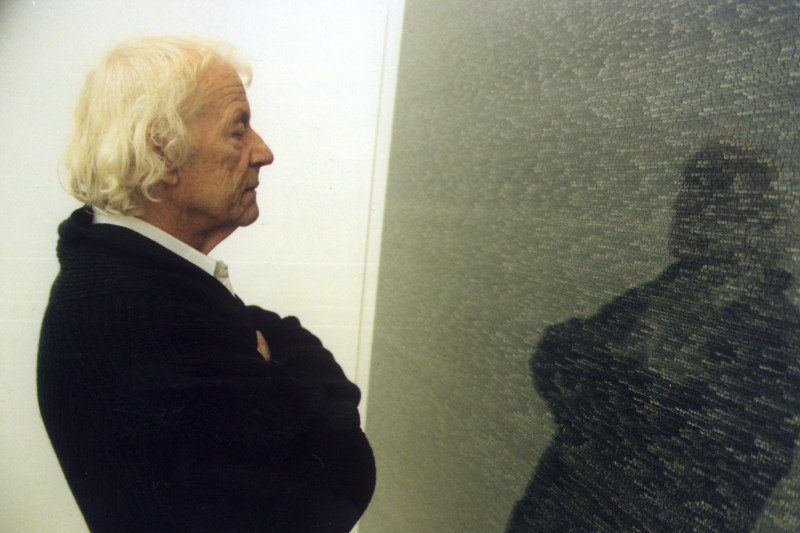 Obrazy Romana Opałki miały coraz jaśniejsze tło, przez co zapisywane przez niego liczby stawały się coraz mniej widoczne.