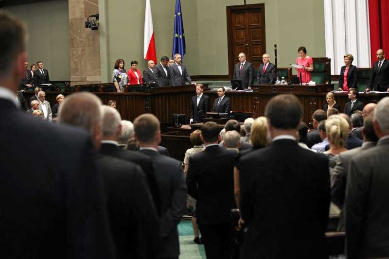 Wkrótce Sejm zajmie się projektem ustawy znoszącej finansowanie partii z budżetu. W zamian ugrupowania będą mogły zarabiać prowadząc działalność gospodarczą.