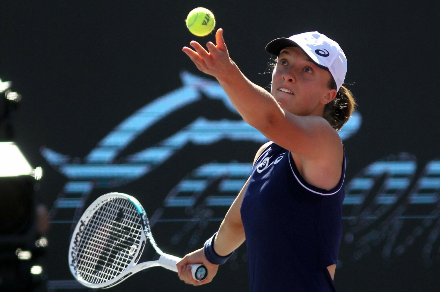 Iga Świątek wygrała swój pierwszy w karierze mecz w WTA Finals, ale i tak jedzie do domu, bo nie ma już szans na awans