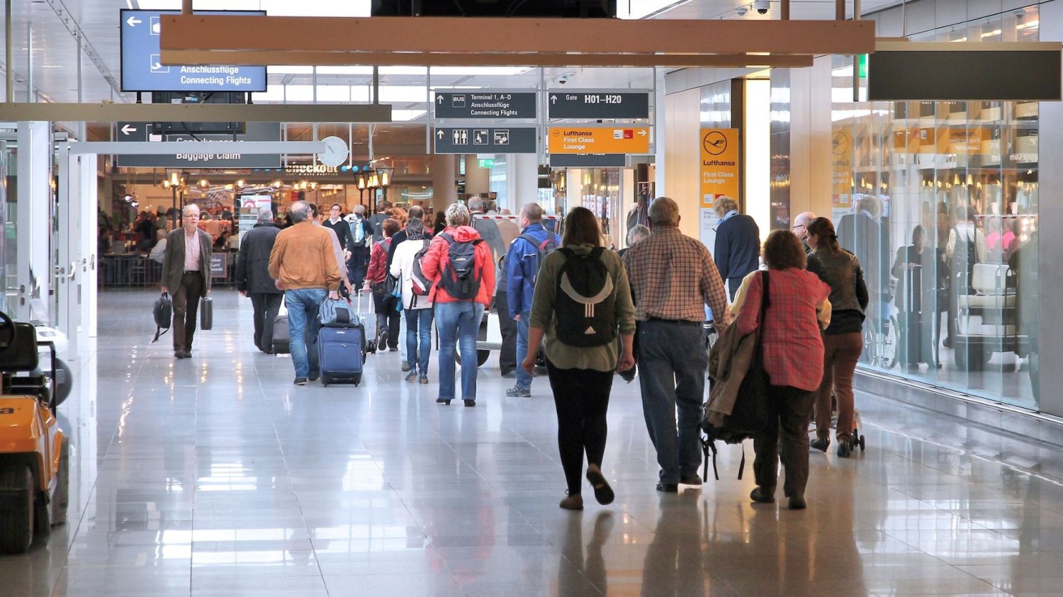 Lufthansa odwołuje loty, w tym te z Polski Lufthansa odwołuje loty na wakacje