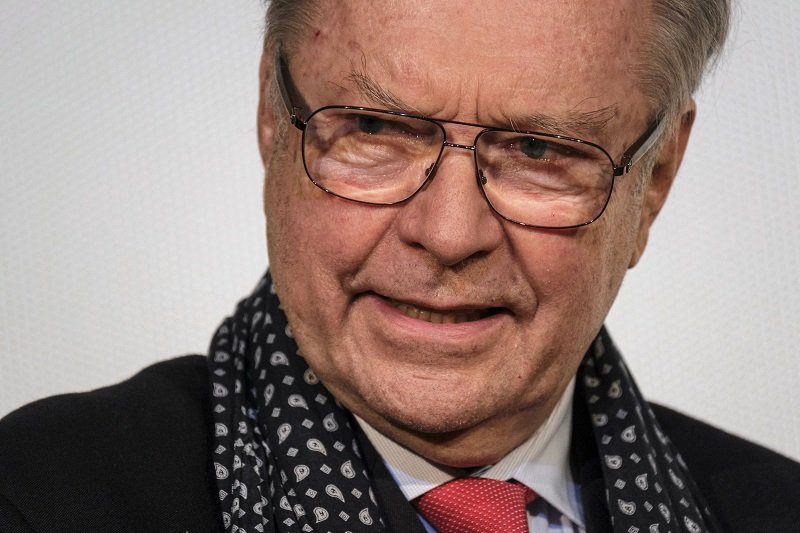 Krzysztof Zanussi odpiera zarzuty Sylwestra Latkowskiego.