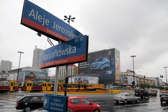 Polscy kierowcy nie wjadą za darmo do centrum miasta? Pod uwagę biorą to Warszawa, Sopot i Kraków.