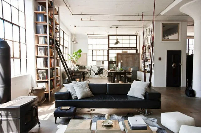 Eklektyczny loft w Nowym Jorku. Zajmuje 600 mkw. i znajduje się w poprzemysłowym budynku z XIX wieku.