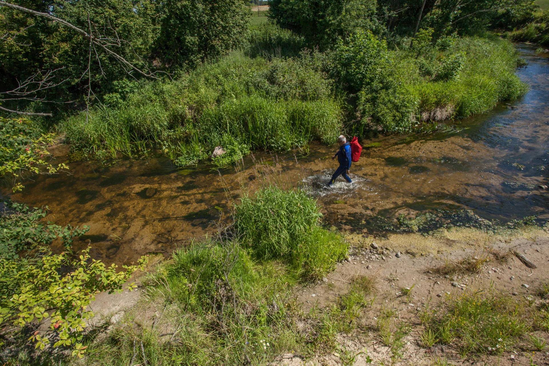 ukryta w zagłebieniu dolina rzeki