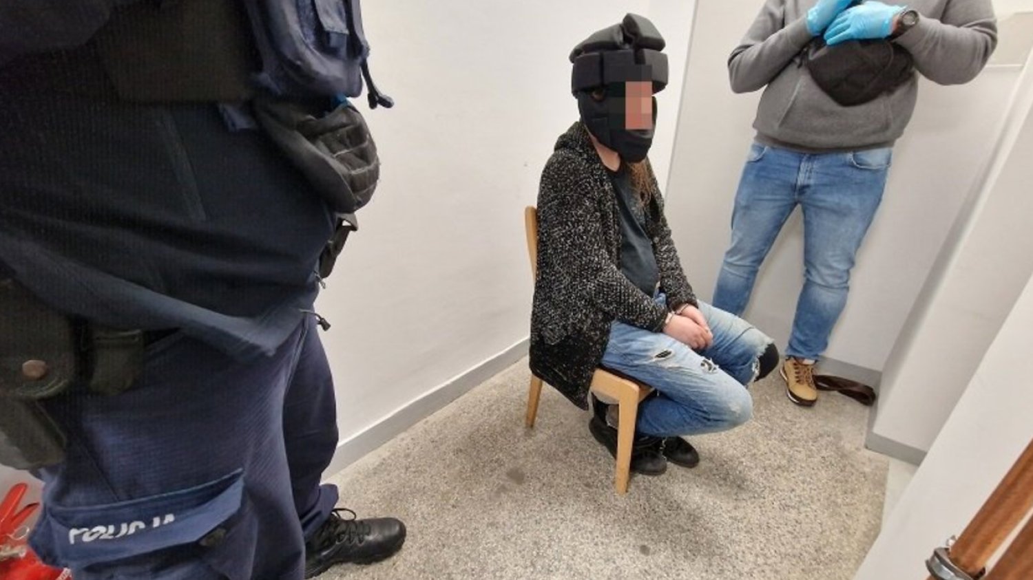 Maksymilian F. postrzelił w głowę dwóch funkcjonariuszy w trakcie konwojowania.