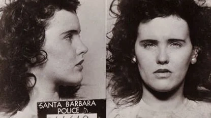 Policyjne zdjęcia Elizabeth Short z 1943 roku. Dzięki niemu szybko udało się ustalić tożsamość ofiary. Short była zatrzymana za picie alkoholu w miejscu publicznym, nie miała jeszcze 21 lat