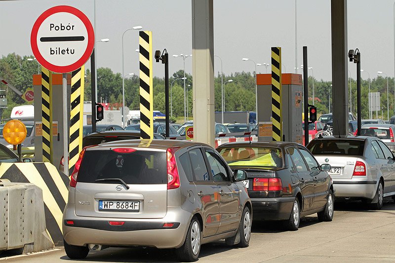 Darmowe autostrady latem kosztują niepodróżujących nad morze podatników aż 60 zł. Tyle każdy z nas dokłada do wczasów szczęściarzy...