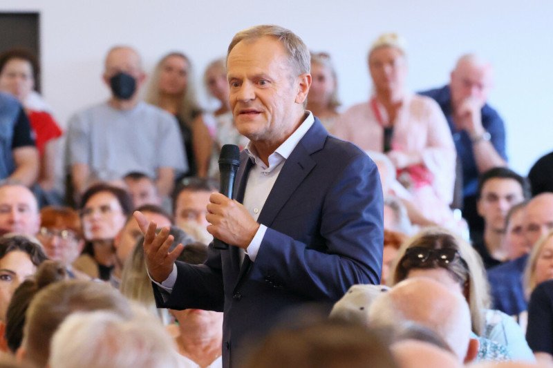 Awantura na spotkaniu Tuska z mieszkańcami. "Proszę nie powtarzać ohydnej propagandy"