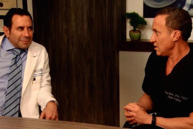 Terry Dubrow oraz Paul Nassif - duet chirurgów z programu "Plastyczna Fuszerka".