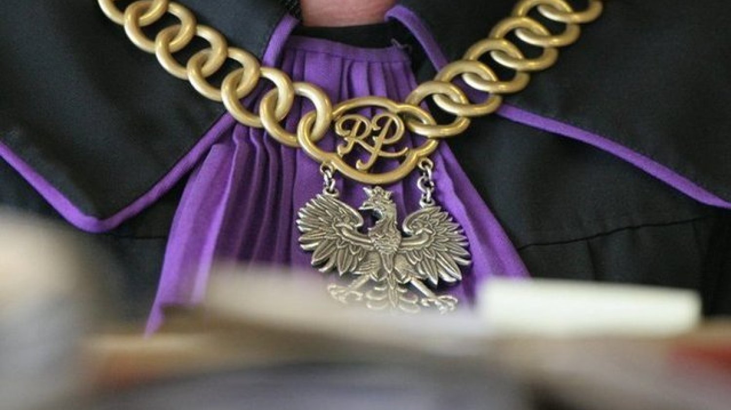 Wielu biegłych sądowych nie nadaje się na... biegłych. Wystarczy mieć 25 lat i wiedzę