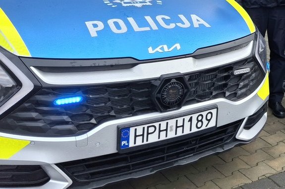 Co radiowóz policji ma zamontowane w zderzaku?